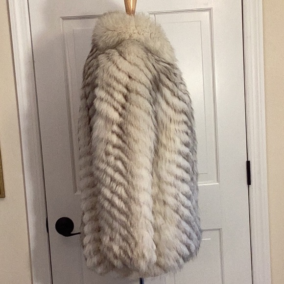 Genuine Fox Fur Jacket. Size Small. Vintage preloved. - Picture 3 of 16